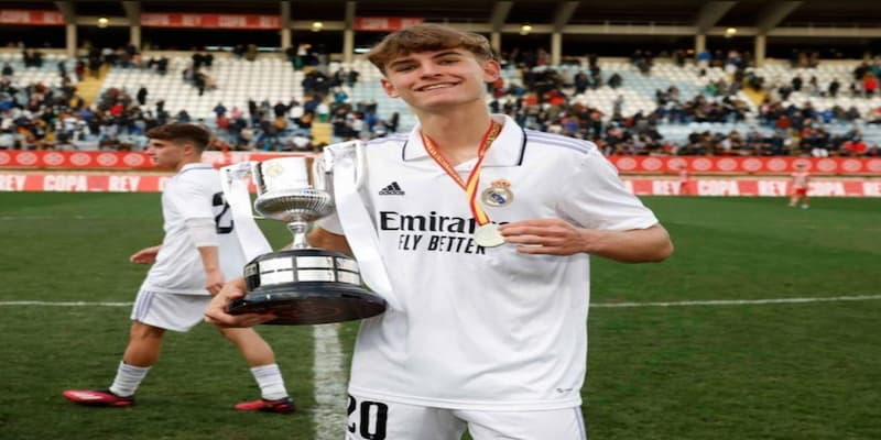 Nico Paz đang được Real Madrid cân nhắc mua lại