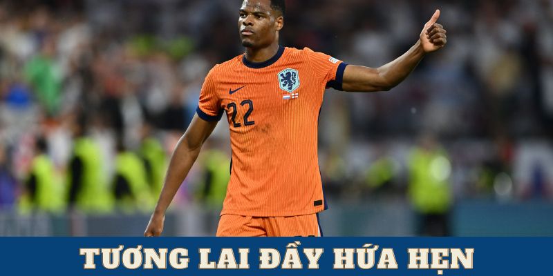 Tương lại hứa hẹn đầy triển vọng của Denzel Dumfries